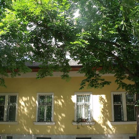 Adalbert Ház Budapeste Exterior foto