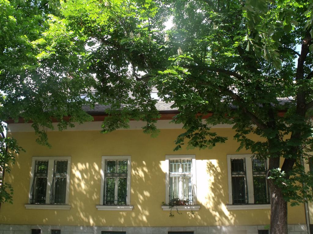 Adalbert Ház Budapeste Exterior foto